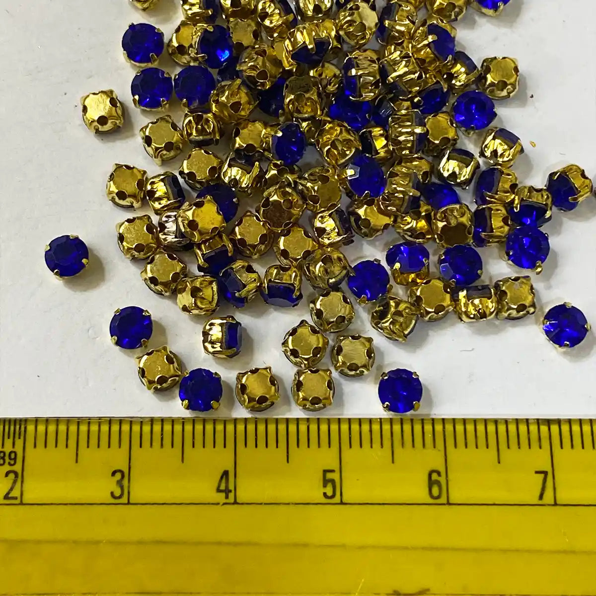 4mm Round Clip Stone with Gold Catcher (10grams)