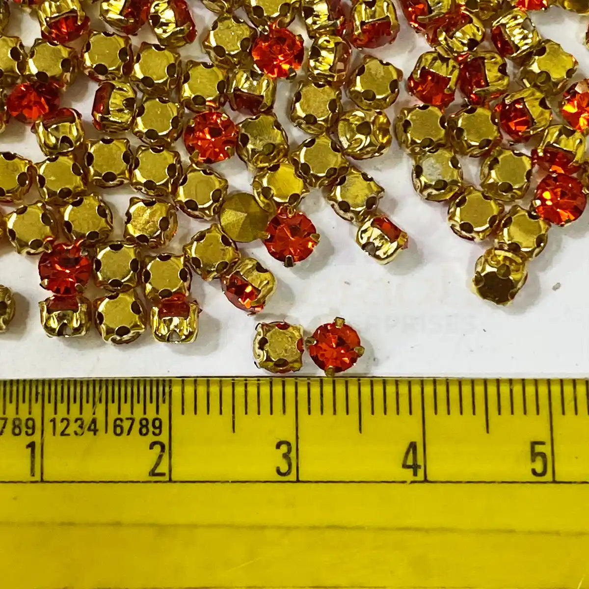 4mm Round Clip Stone with Gold Catcher (10grams)