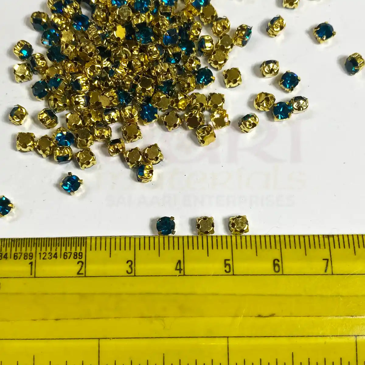 4mm Round Clip Stone with Gold Catcher (10grams)