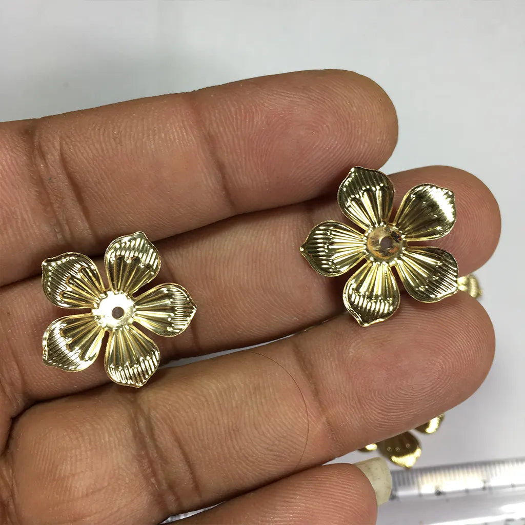 6 Pcs Metal Gold Metal Filigree Flowers Embellishment 2cm