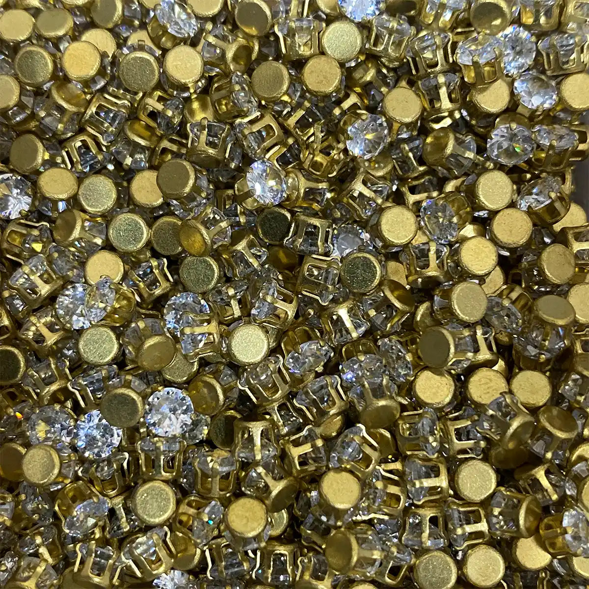 AD Clip Stone - 4mm Round Shape - Pack of 24pcs
