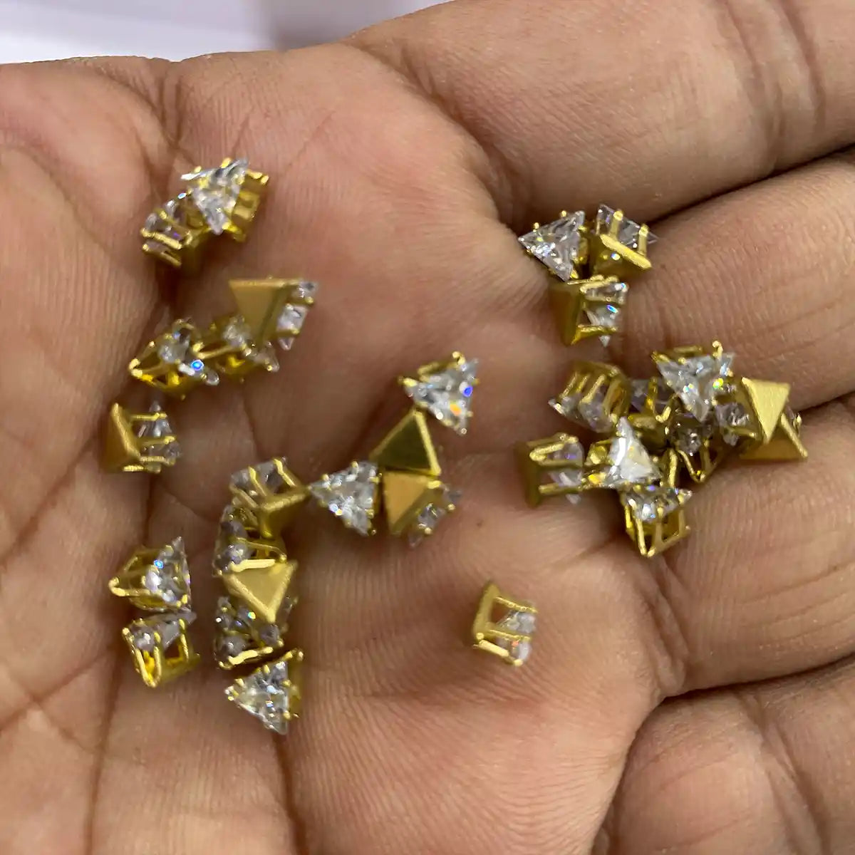 AD Clip Stone - 6mm Triangle Shape - Pack of 12pcs