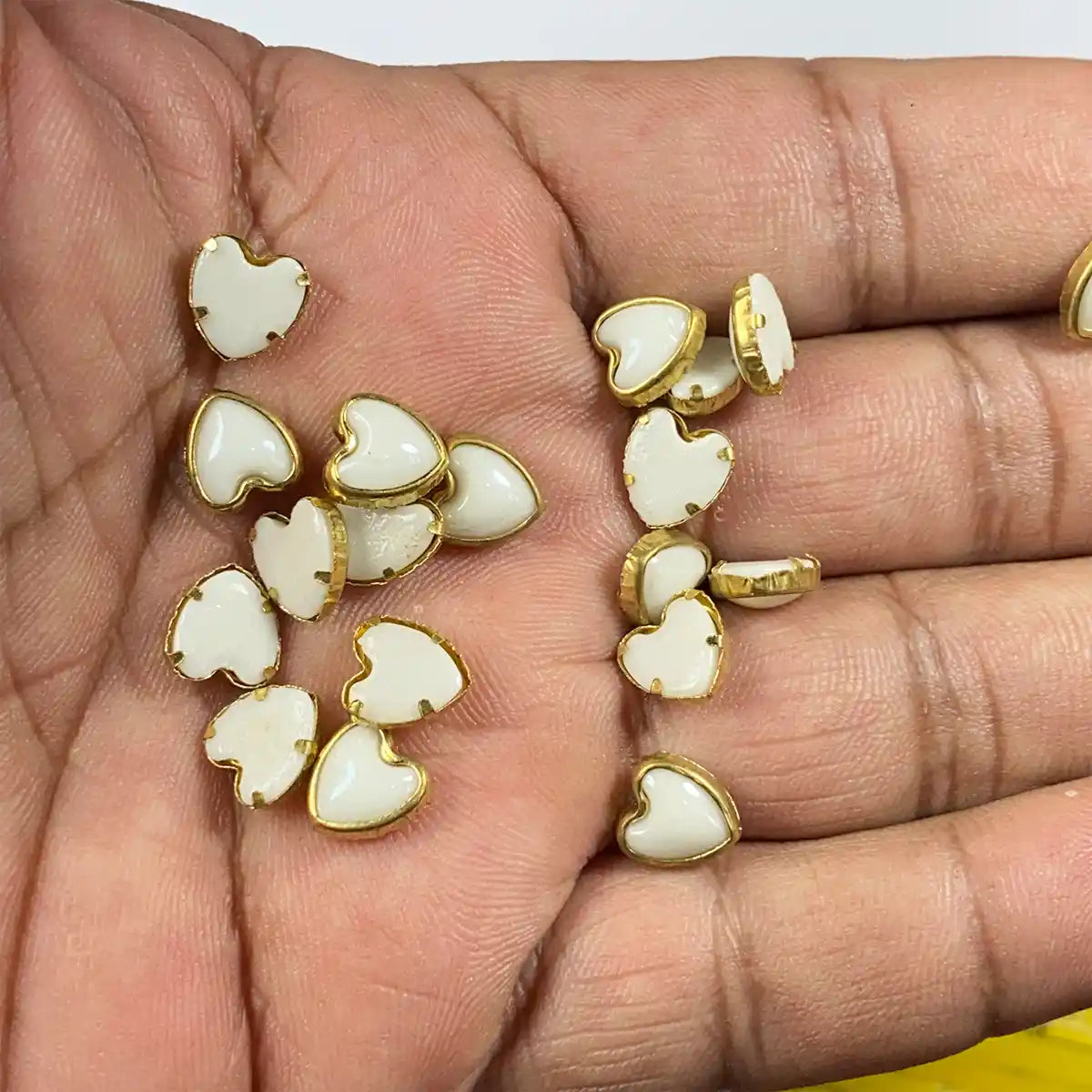 Ceramic Kundan Stone Heart Shape White Ceramic 8mm (25grams)