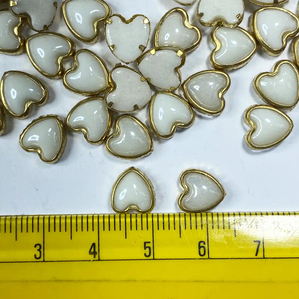 Ceramic Kundan Stone Heart Shape White Ceramic 8mm (25grams)
