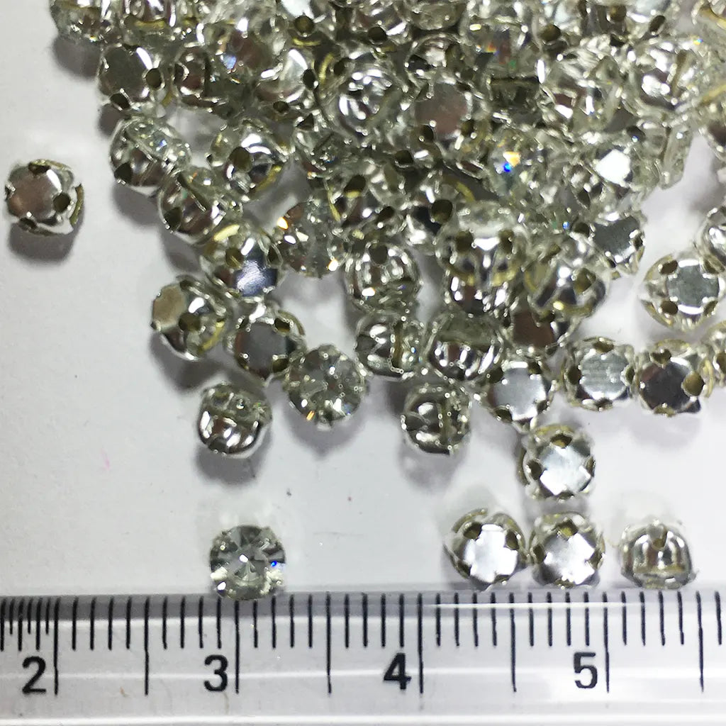 Crystal Silver Color Rhinestones Sliver Base Sewing Claw 4mm Round Shape (10grams)