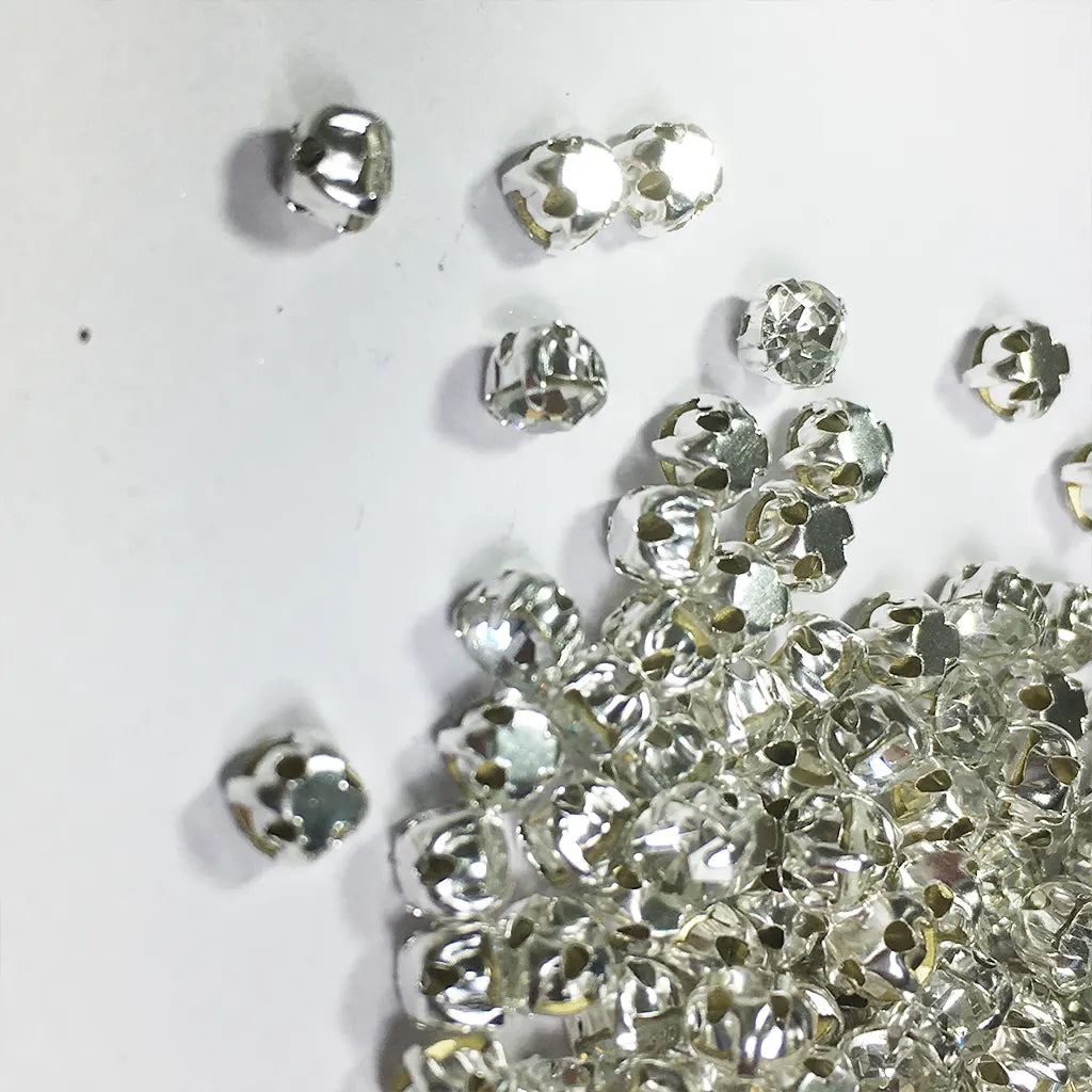 Crystal Silver Color Rhinestones Sliver Base Sewing Claw 4mm Round Shape (10grams)