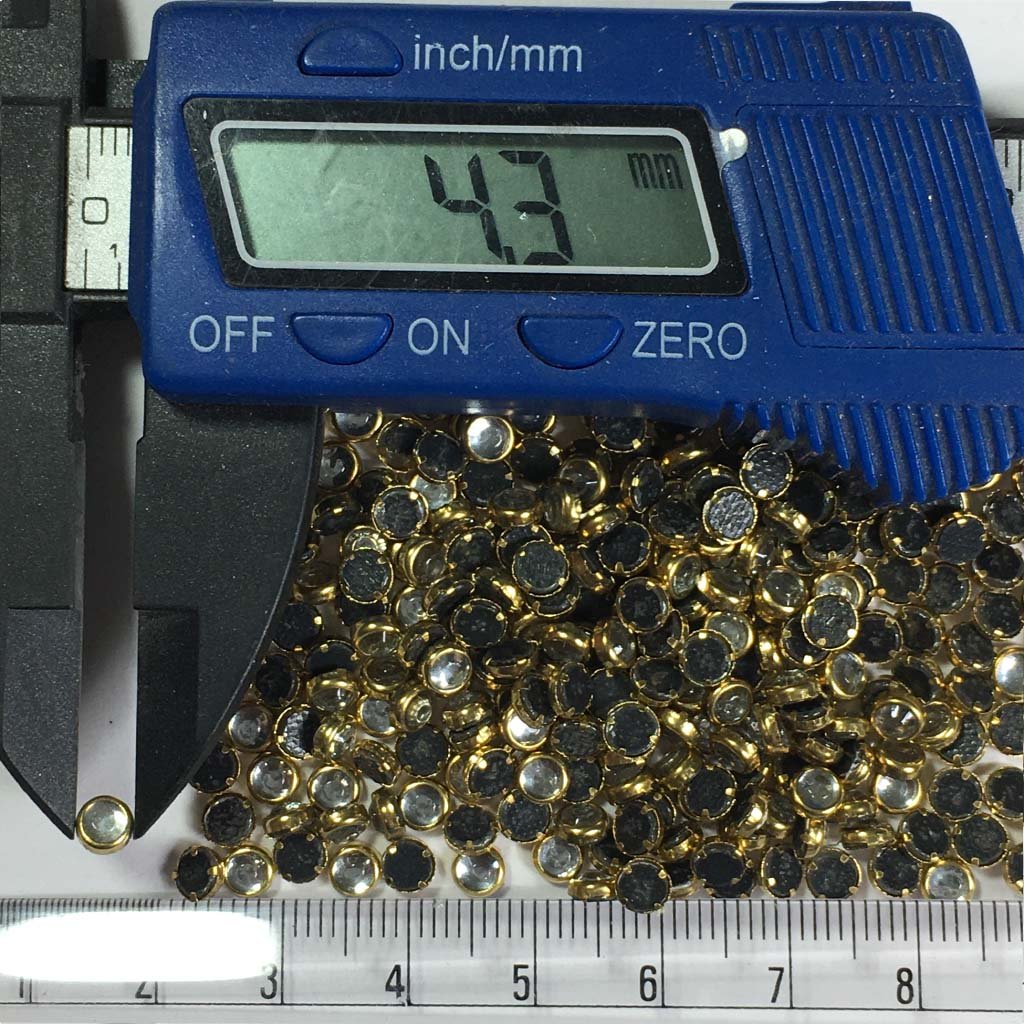 Fitting Stones Round Shape 4MM White (25grams)
