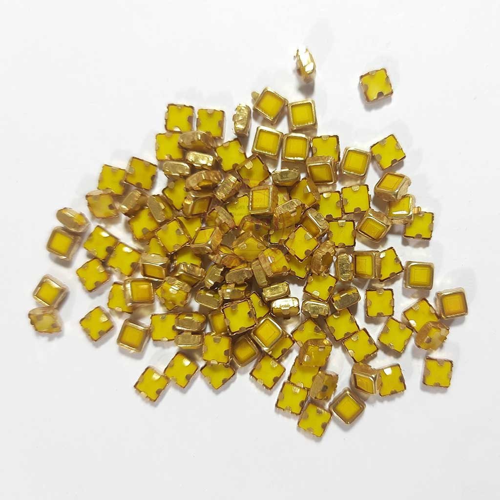 Matt Kundan(Framed) Stones Square Shape 5mm Color Yellow (10grams)