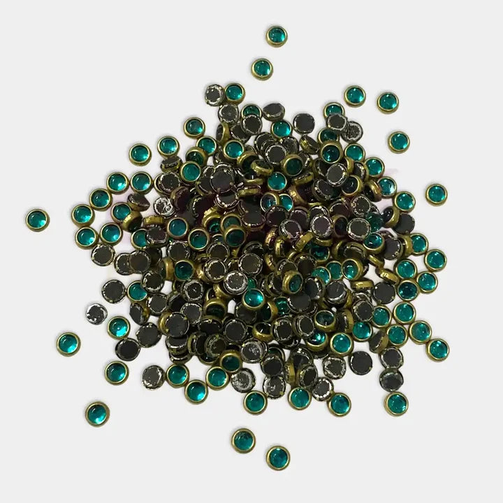 Color Kundan Stone or Framed Stone Round Shape 4mm (20grams)