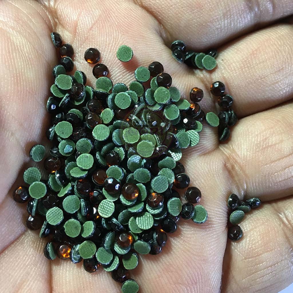 Hotfix Kundan Stone Round Shape 3mm Color Dark Orange (10grams)