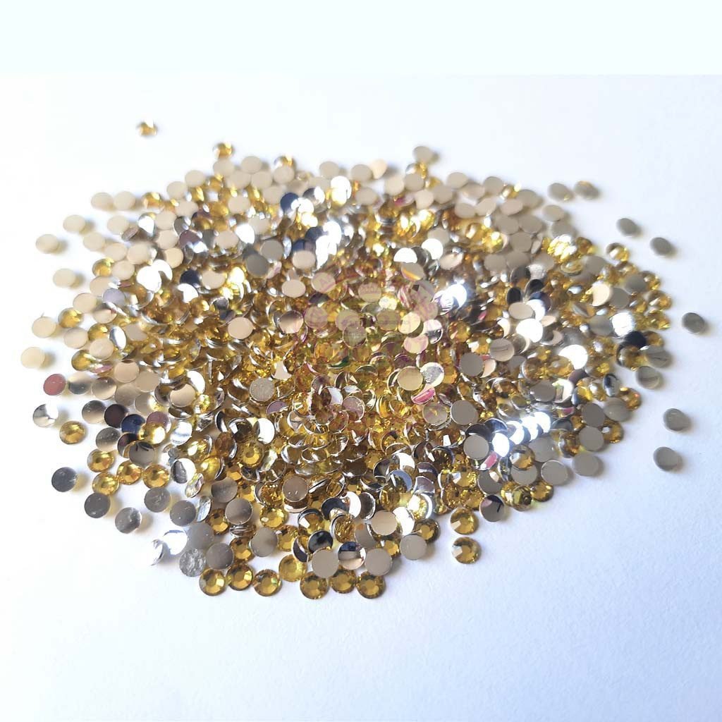 Kundan Stones Round Shape (4mm) crystal cut edges 10grams
