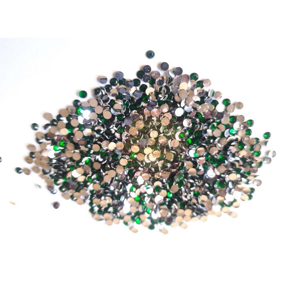Kundan Stones Round Shape (4mm) crystal cut edges 10grams