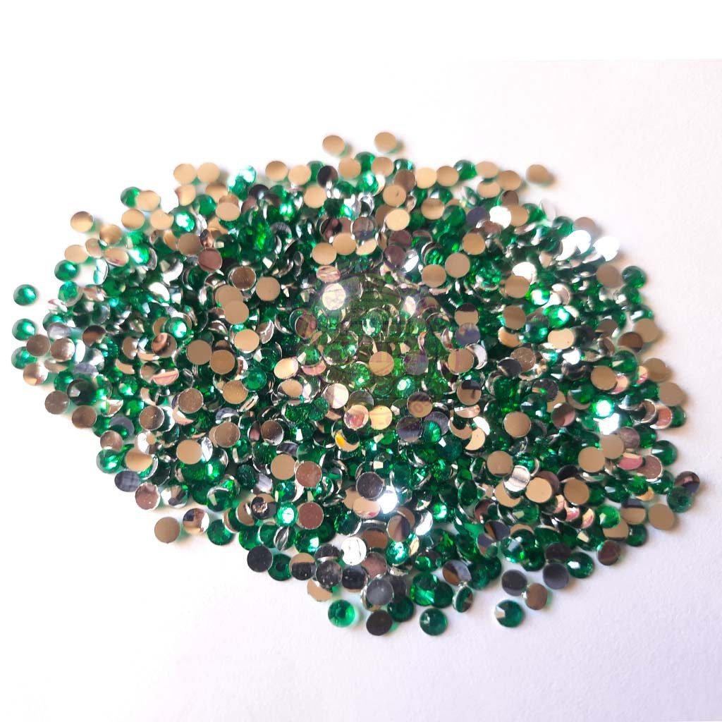 Kundan Stones Round Shape (4mm) crystal cut edges 10grams