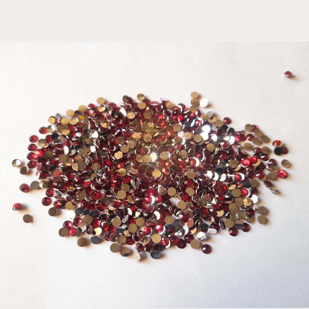 Kundan Stones Round Shape (4mm) crystal cut edges 10grams