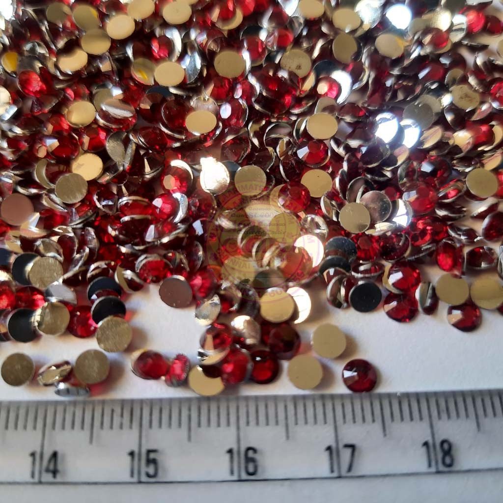Kundan Stones Round Shape (4mm) crystal cut edges 10grams