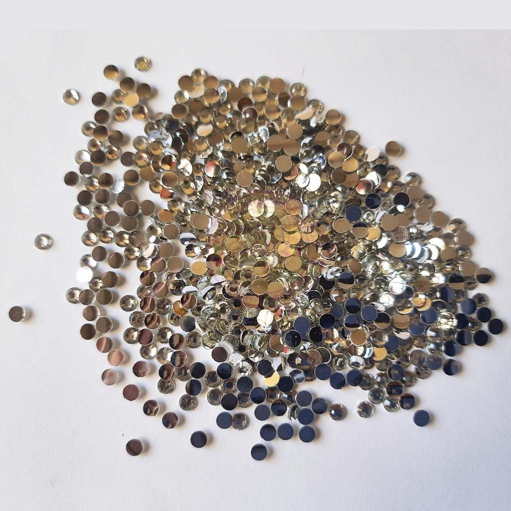 Kundan Stones Round Shape (4mm) crystal cut edges 10grams