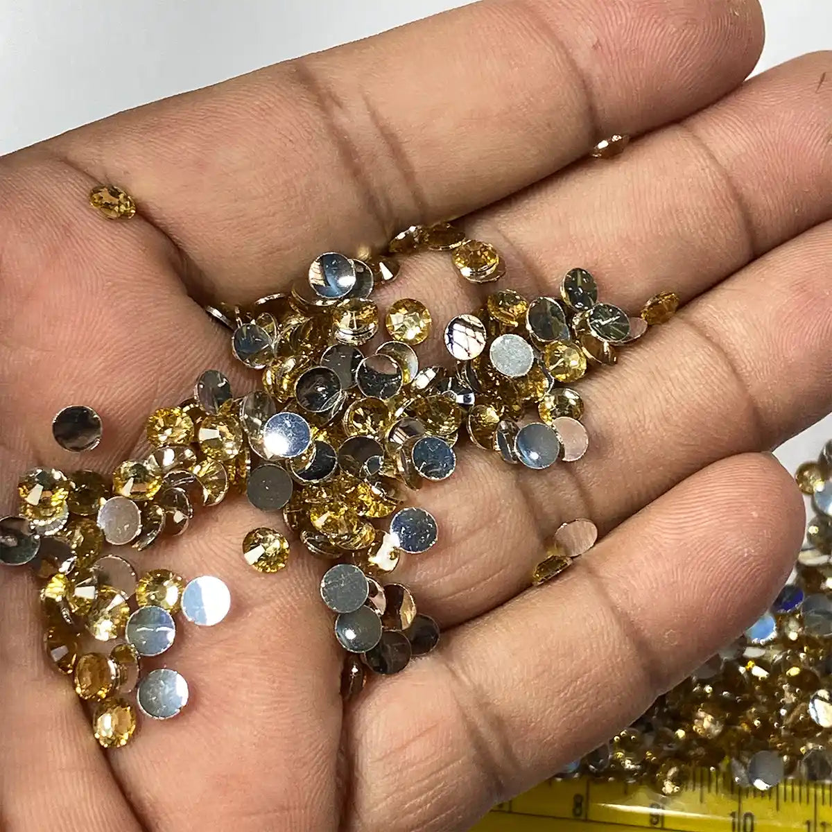 Kundan Stone Round Shape 5mm Gold Color (10grams)