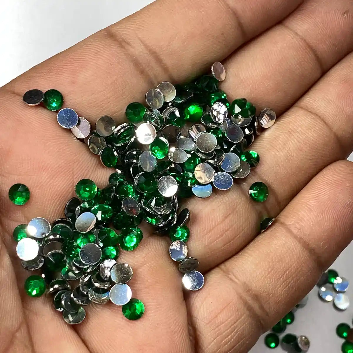 Kundan Stone Round Shape 5mm Green Color (10grams)