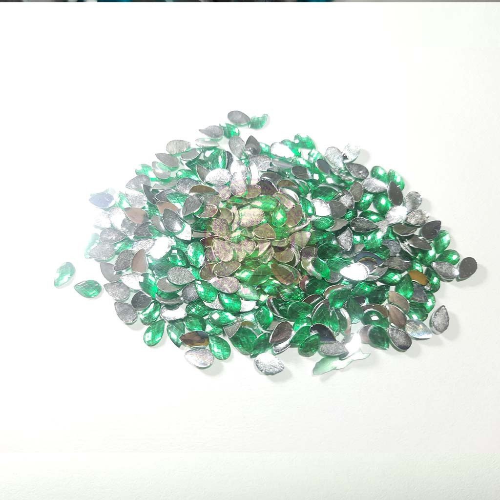 Kundan Stone Thilak  or Teardrop Shape 8X5mm Parrot Green Color (10grams)