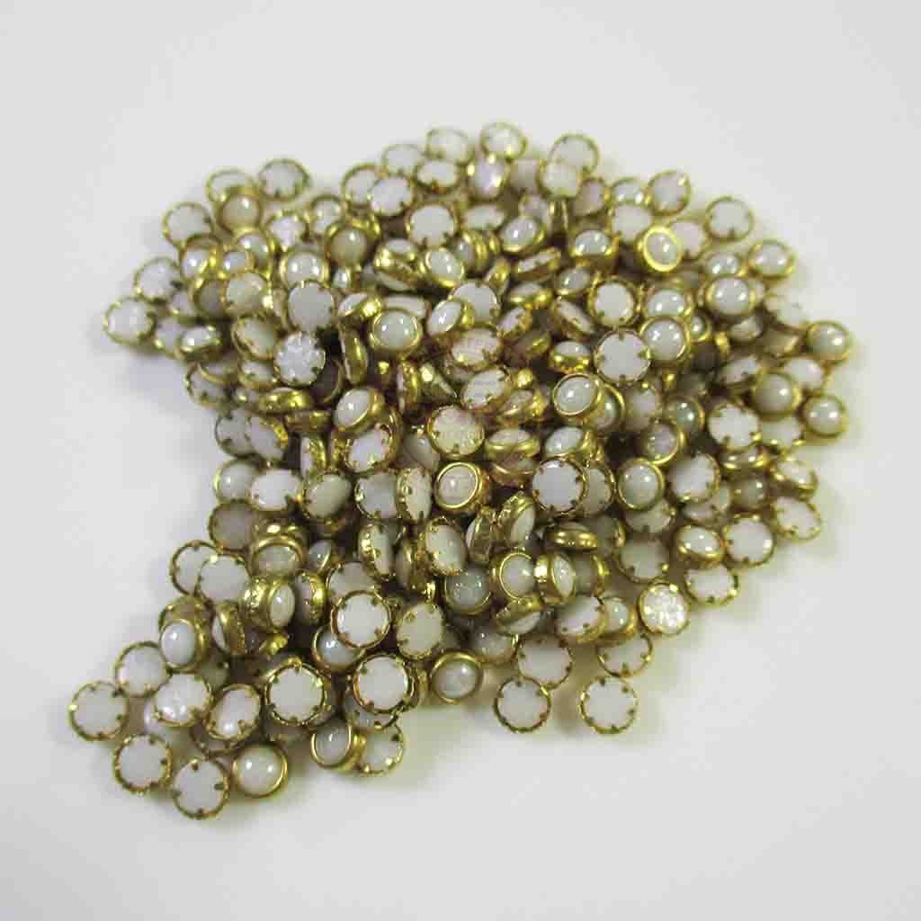 Ceramic Kundan Stone 4MM (25grams) Round Shape White Color