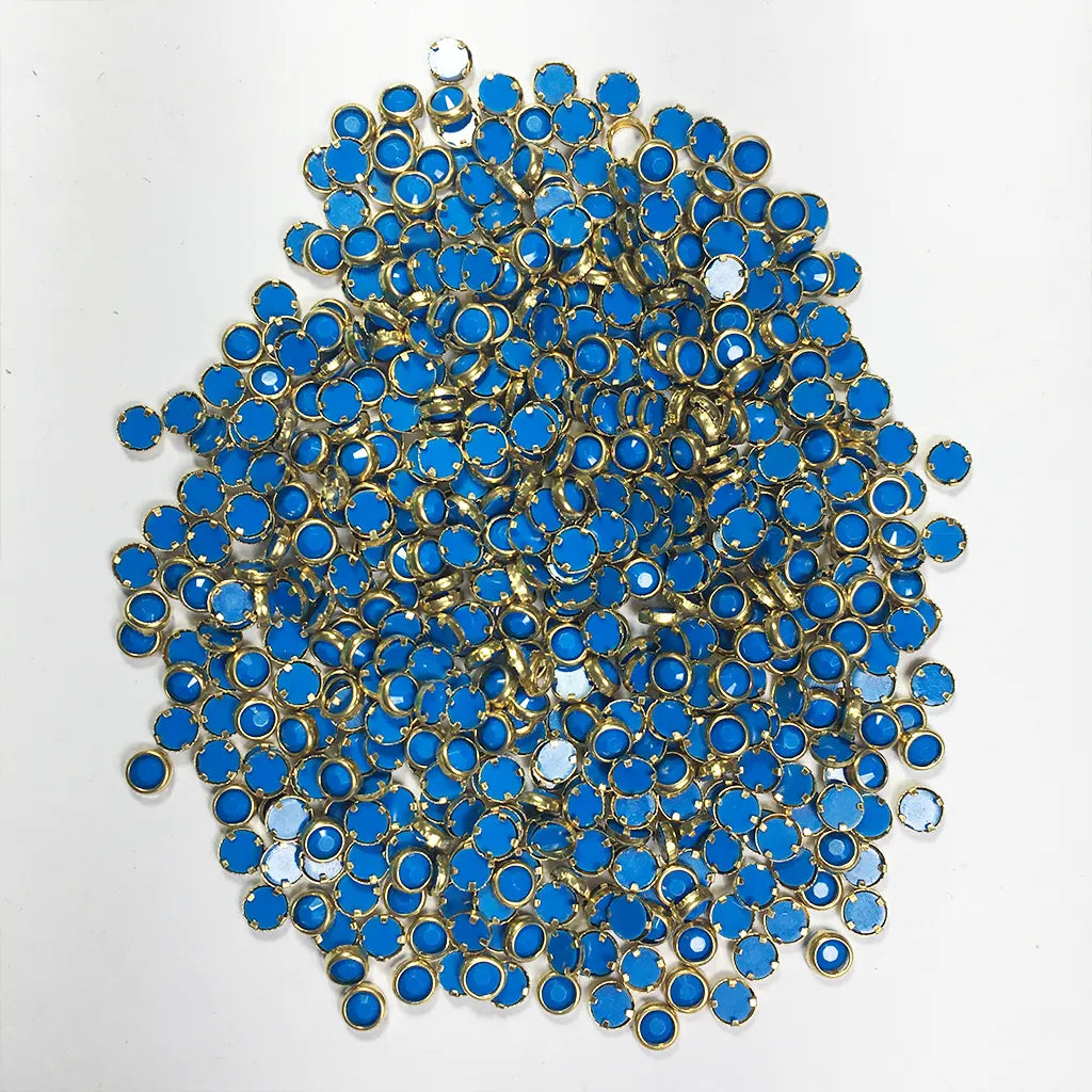 Matt Kundan(Framed) Stones in Flat Back Mounts Round Shape 4MM (Sky Blue)10grams