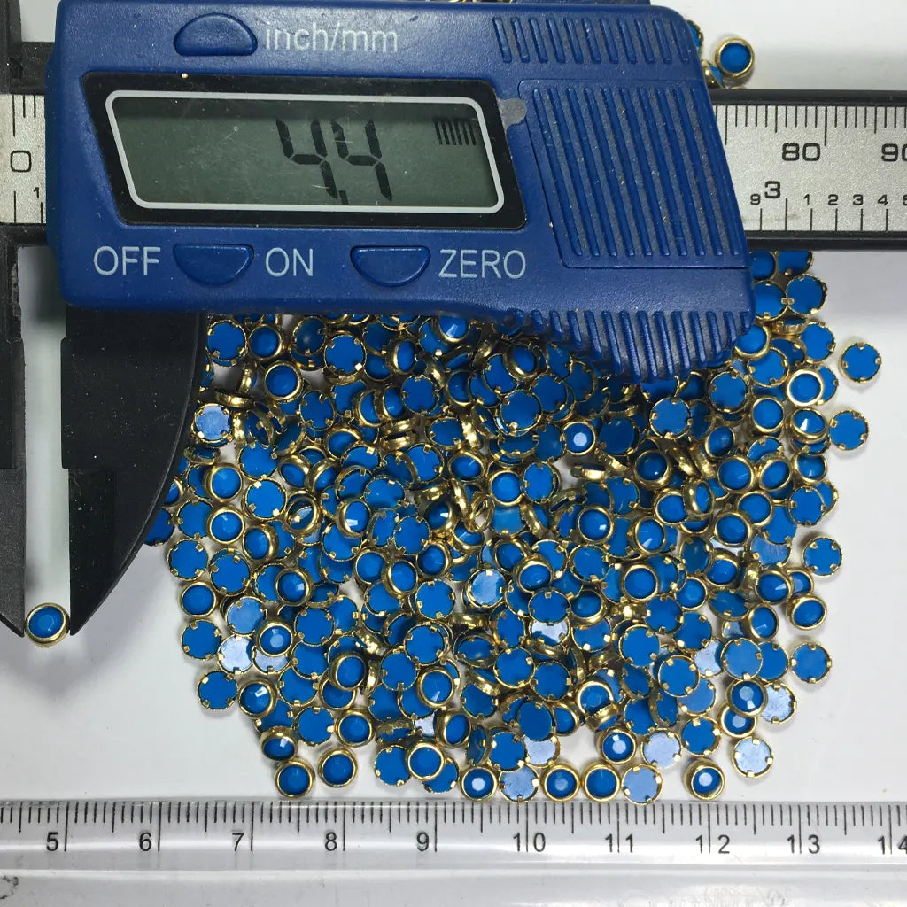 Matt Kundan(Framed) Stones in Flat Back Mounts Round Shape 4MM (Sky Blue)10grams