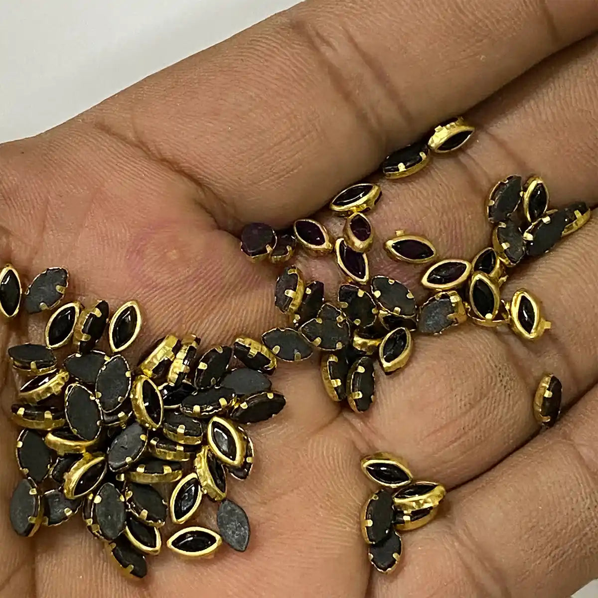 Kundan Stones 6K Eye Shape Black Color - Pack of 20 Grams