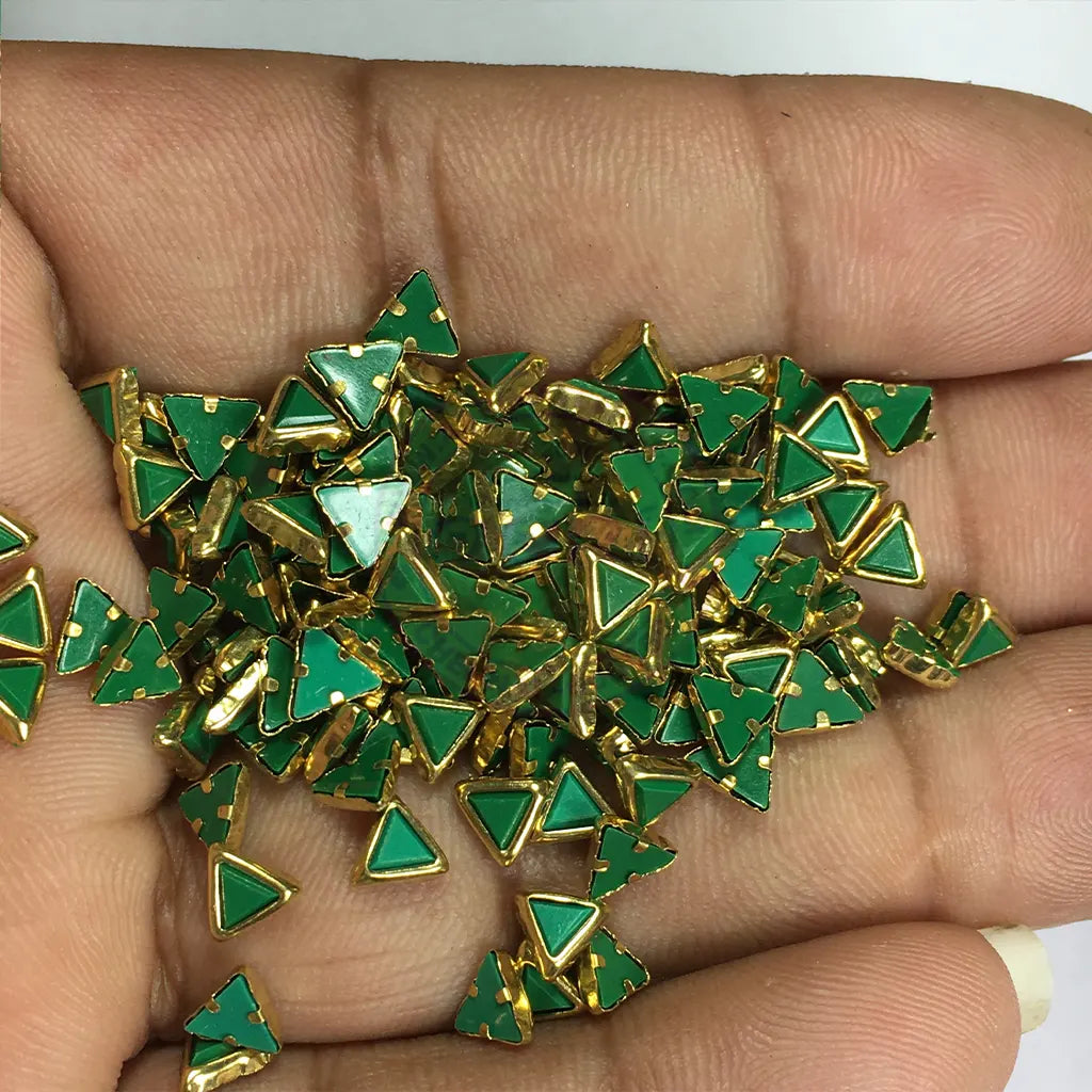Matt Kundan (Framed) Stones Triangle Shape 4MM (Green) 10grams