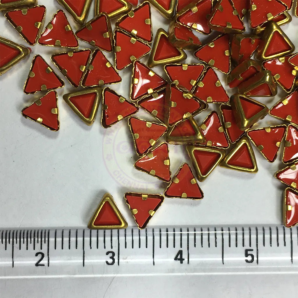 Matt Kundan (Framed) Stones Triangle Shape 4MM (Red) 10grams