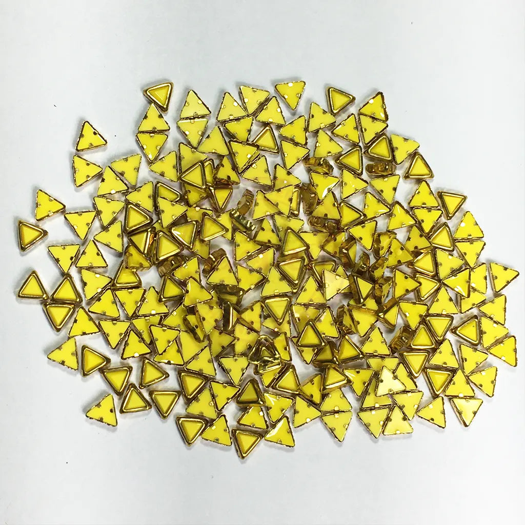 Matt Kundan (Framed) Stones Triangle Shape 4MM (Yellow) 10grams