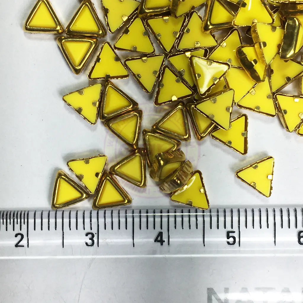 Matt Kundan (Framed) Stones Triangle Shape 4MM (Yellow) 10grams