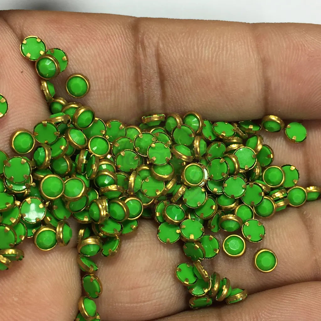 Matt Kundan(Framed) Stones Round Shape 4MM (Parrot Green) 10grams