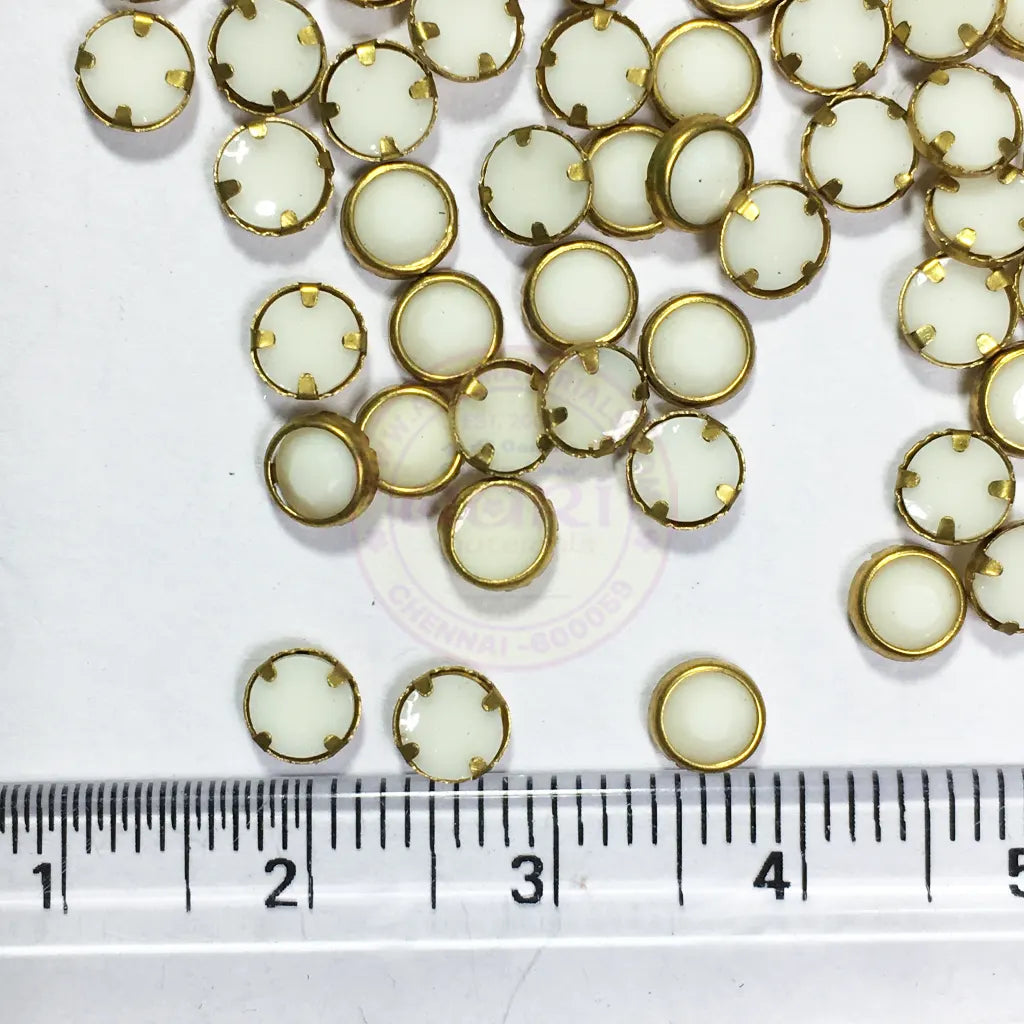 Matt Kundan(Framed) Stones Round Shape 4MM (White) 10grams