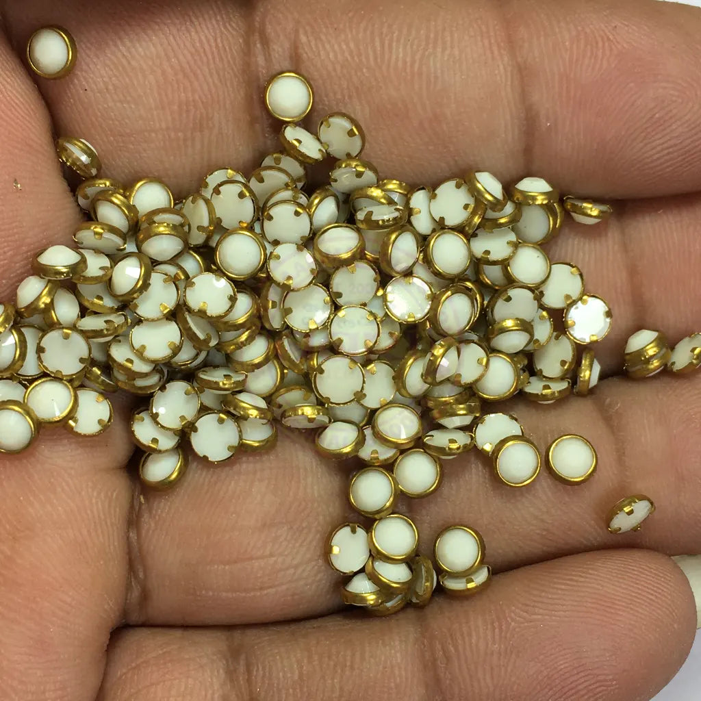 Matt Kundan(Framed) Stones Round Shape 4MM (White) 10grams