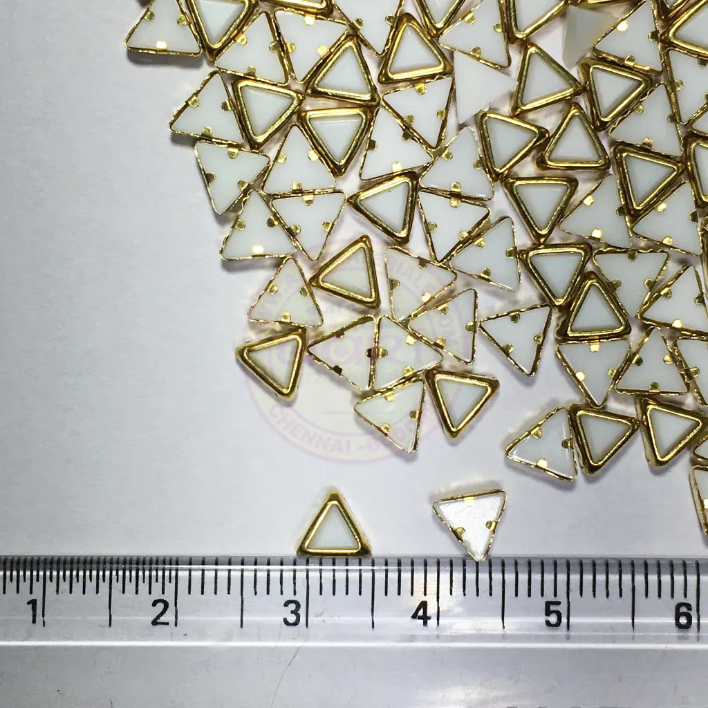 Matt Kundan (Framed) Stones Triangle Shape 4MM (White) 10grams