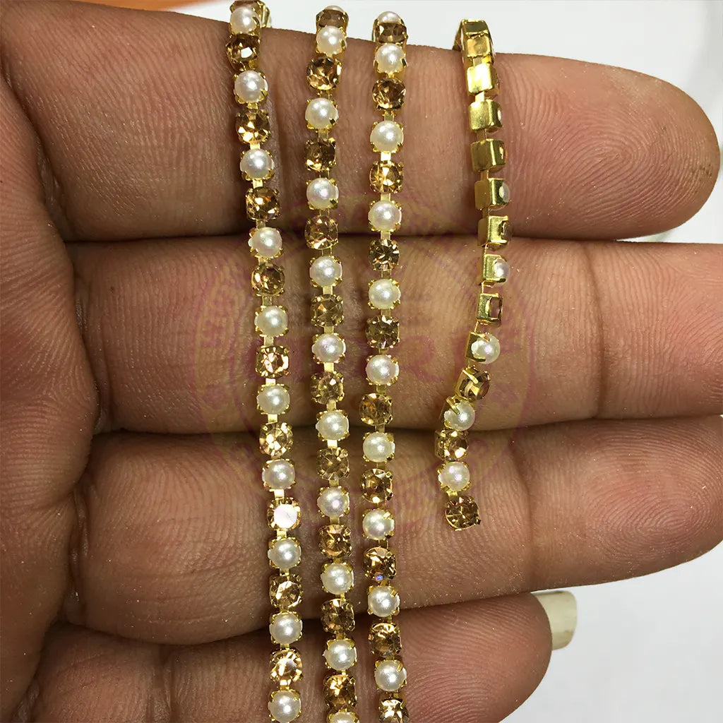 Pearl Chain and Gold Color Stone With Gold Base Size No.18PP (1Meter)