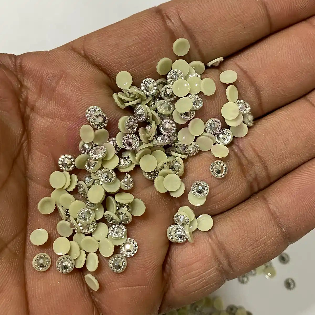 Round Chakri Stone Bindi – 4MM White Silver - Pack of 10grams