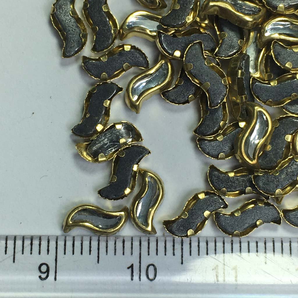 S-Shape Framed Kundan Stone White Color 8x4mm (20 grams)