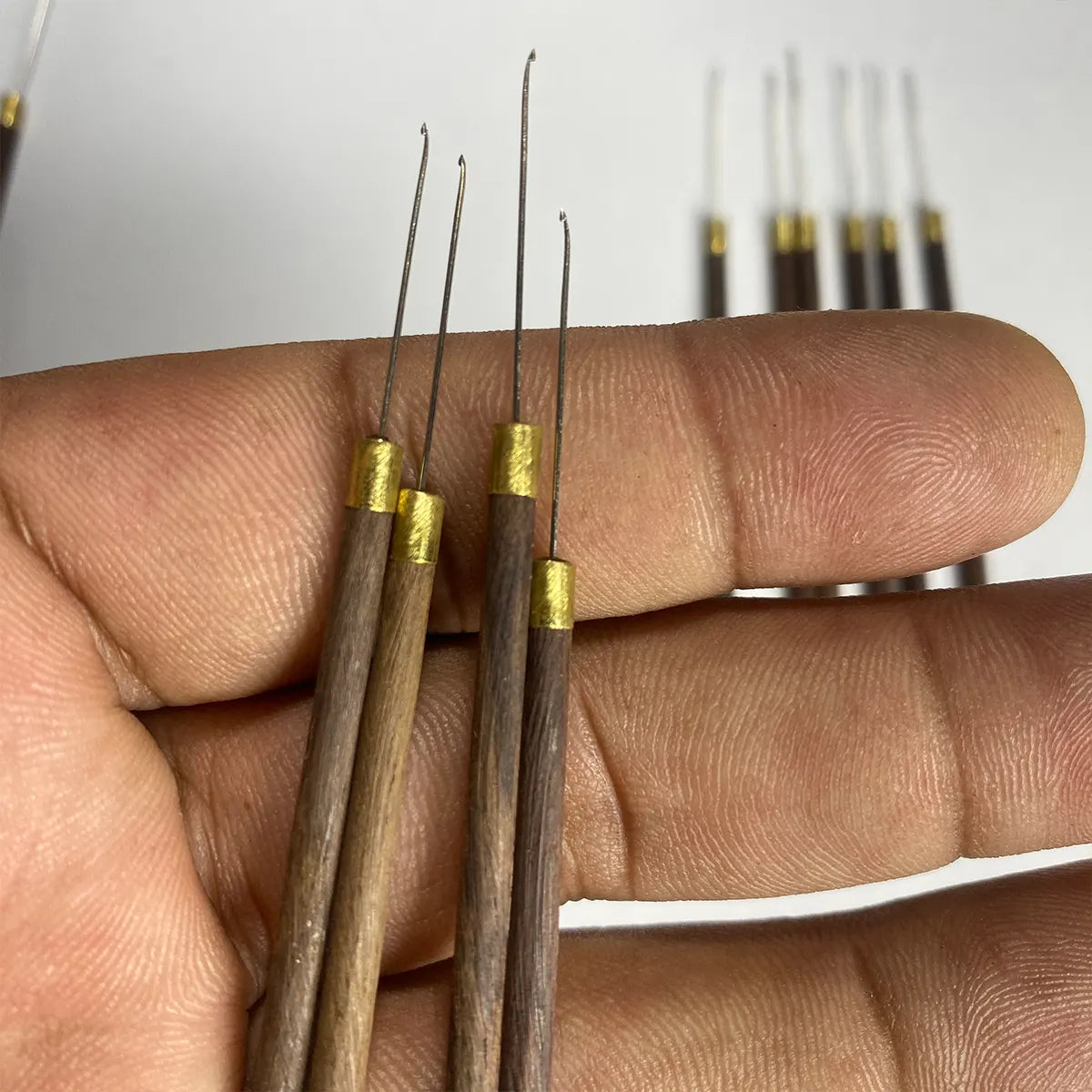 Short Tip Zardosi Needle with Wood Handle Pack of 1pc