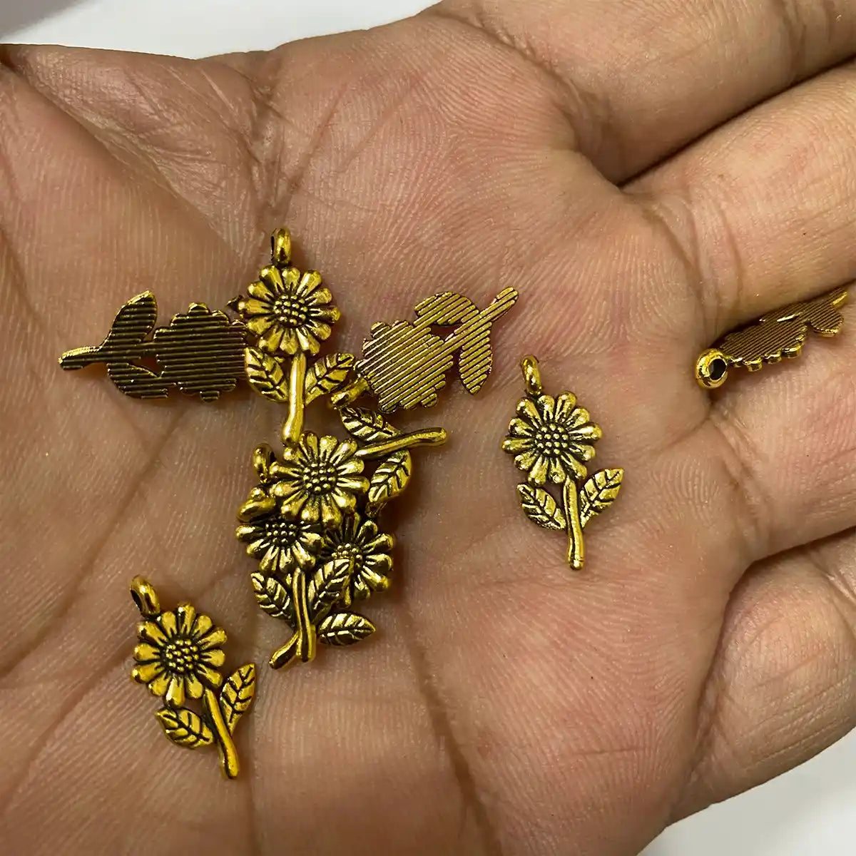 Sunflower Metal Charm Gold Color - Model 25 Pack of 15 Pieces
