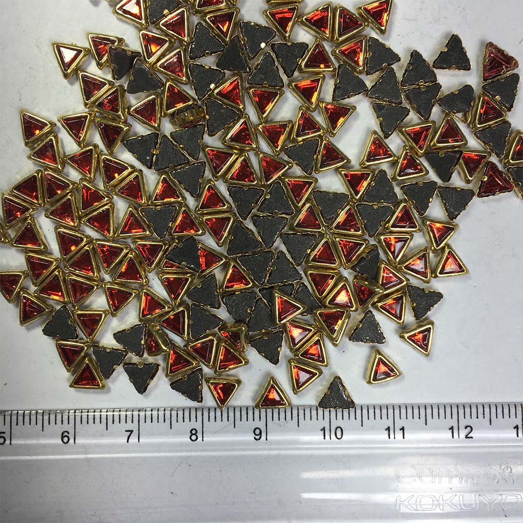 Framed Kundan Stone Flat Back Triangle Shape 4mm(4x4x4) (20 Grams)